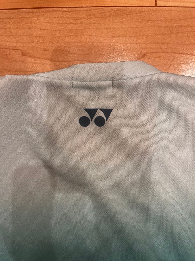 YONEX VOLTRAGE Tシャツ Lサイズ グラデーション