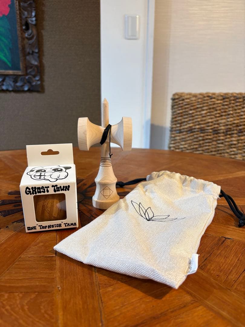 Lotus Kendamas とGHOST TOWN けん玉
