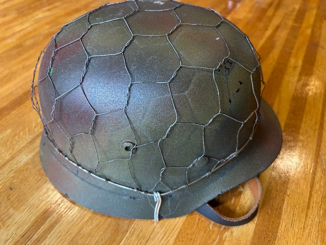 WW2 ドイツ軍 M35プラスチックヘルメット　チキンワイヤ付き