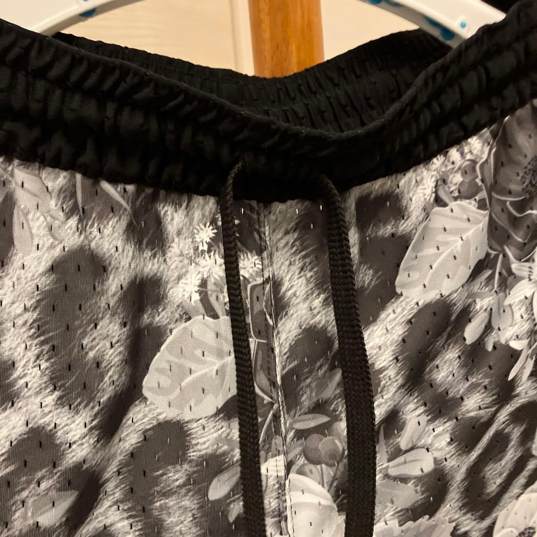 美品NIKEJordanバスケショート.ハーフパンツＬレオパード花柄モノトーン
