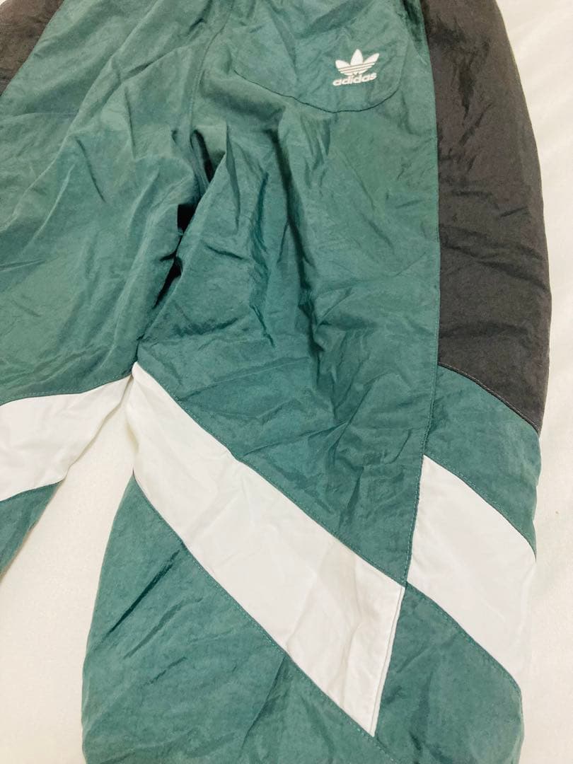 未使用品✨adidas ウーブントラックパンツ　グリーン緑黒ジャージ　遠藤さくら