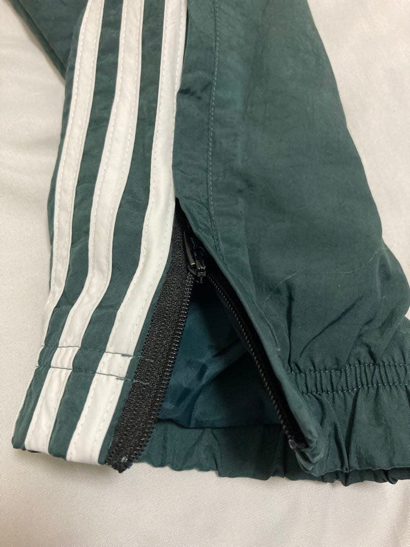 未使用品✨adidas ウーブントラックパンツ　グリーン緑黒ジャージ　遠藤さくら