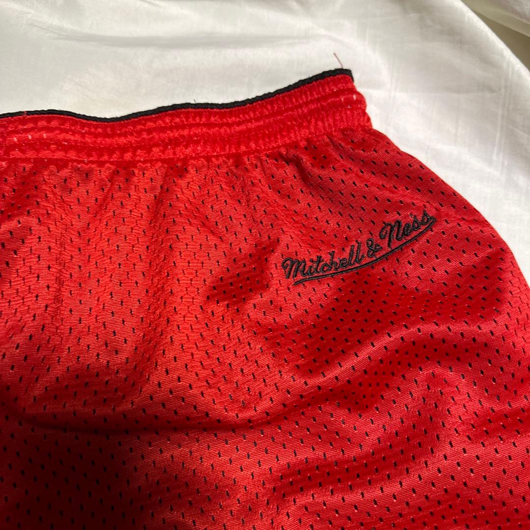デッド　M シカゴ・ブルズ　Mitchell & Ness製メッシュショーツ
