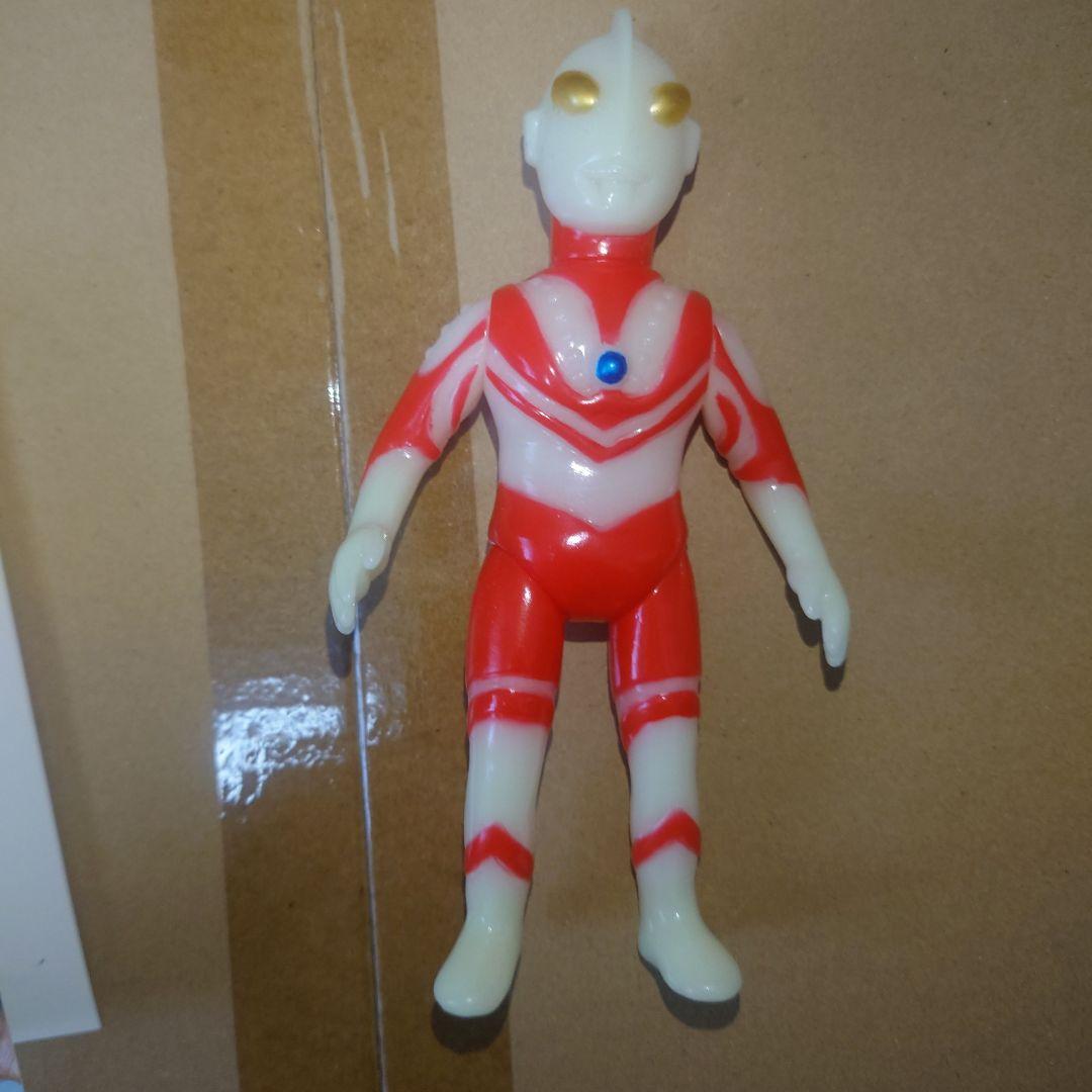 ヤモマーク ウルトラマンゾフィー ソフビ 蓄光