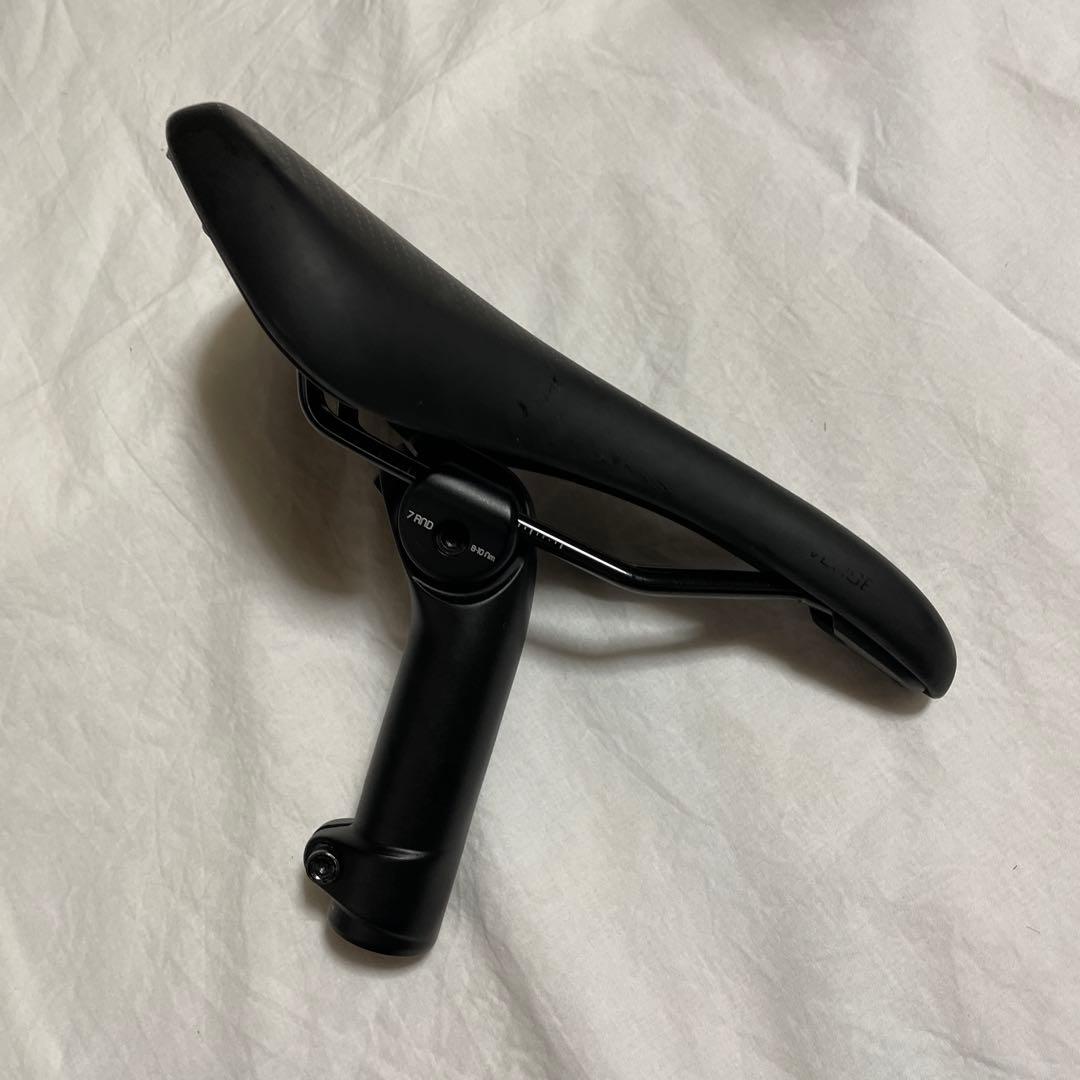 ボントレガー　サドル　エモンダSL5
