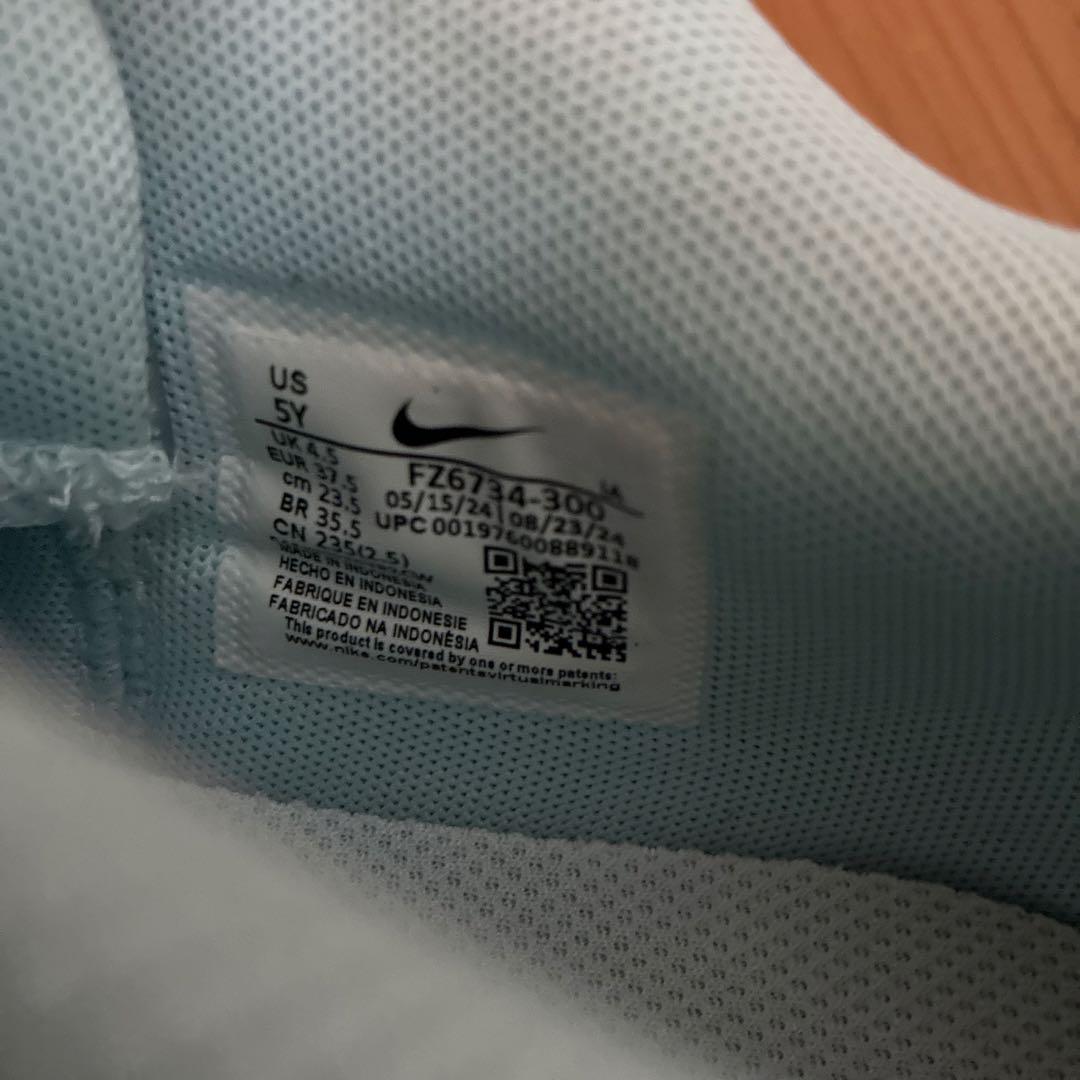 NIKE バスケットシューズ　23.5cm