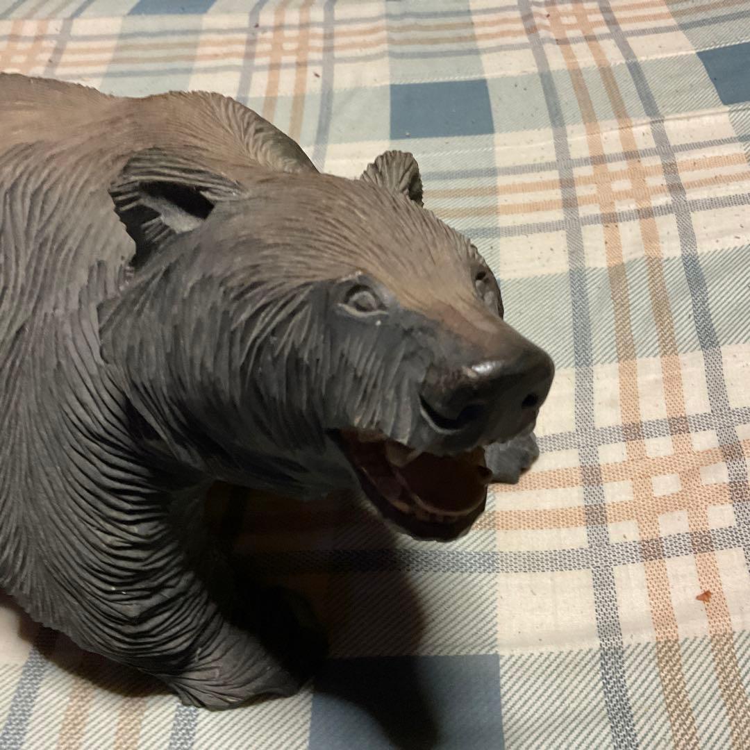 北海道　木彫りの熊　作者不明？【かなり大きな物で、30センチ、幅、19センチ】