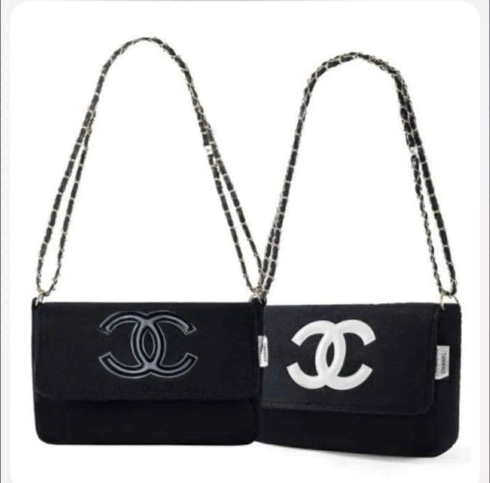 CHANEL ノベルティ ショルダーバッグ ブラックロゴ入り