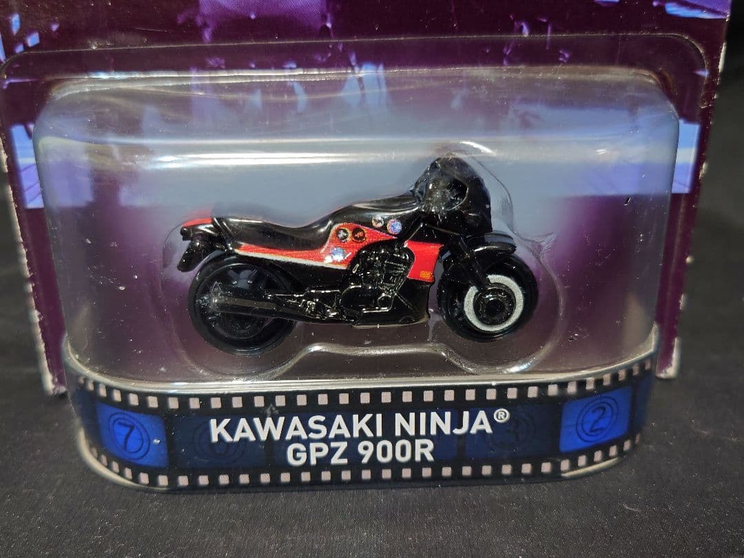 ミニカー HotWheelsKAWASAKININJAGPZ900RTOPGUN