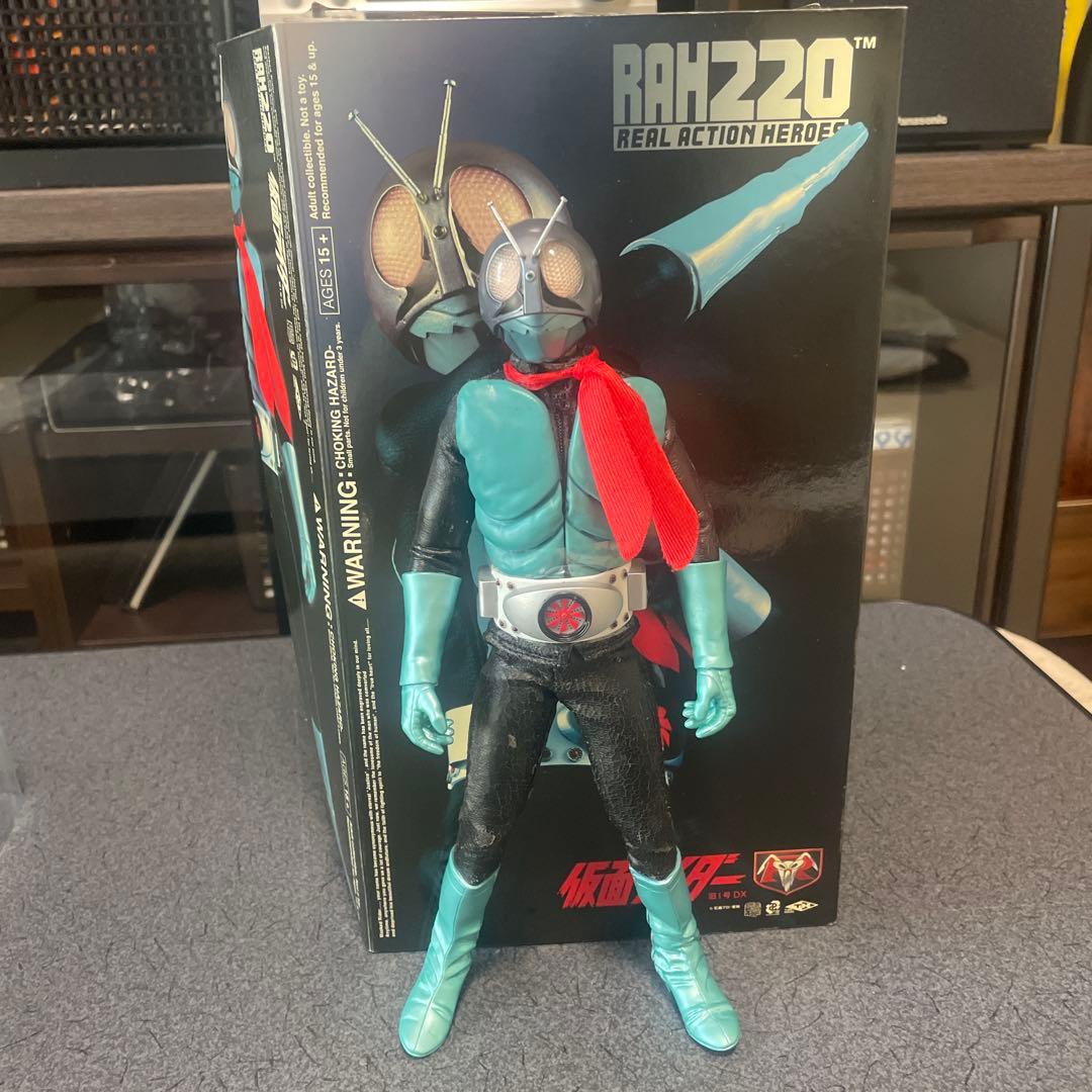 RAH220 仮面ライダー フィギュア 交換用スーツ付き（1／8 ？）
