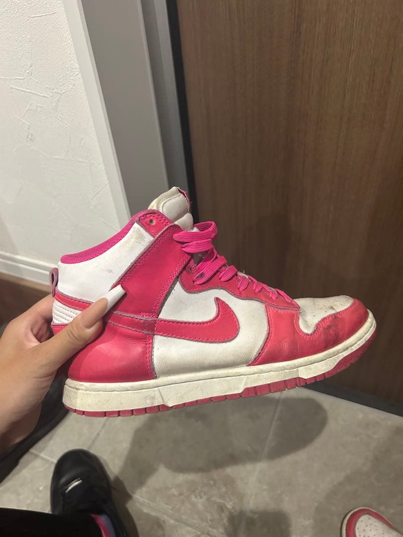 激レア‼️希少✨️Nike ピンク/ホワイト ハイカットスニーカー 24.5