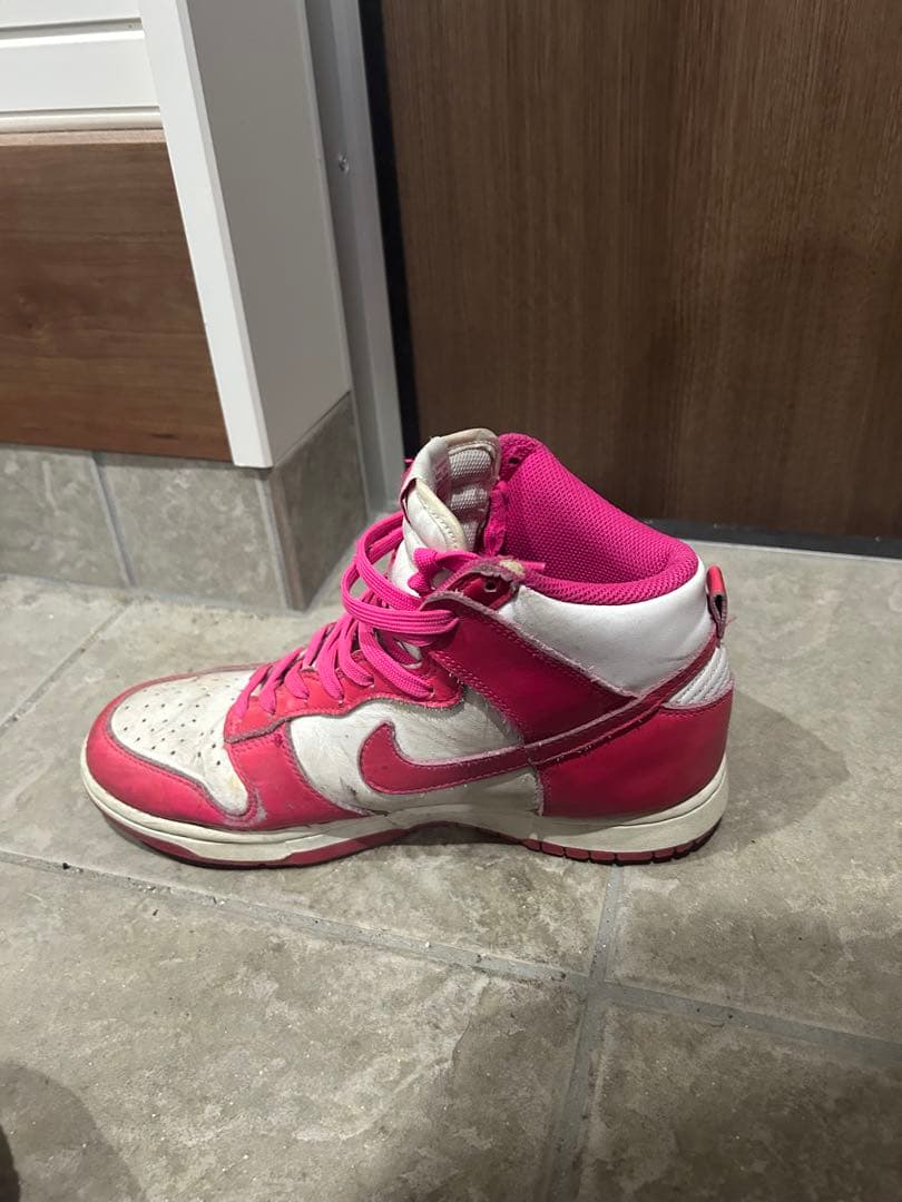 激レア‼️希少✨️Nike ピンク/ホワイト ハイカットスニーカー 24.5