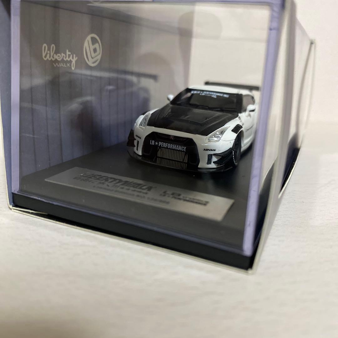 ミニカー 1/64 LBWK GT-R R35