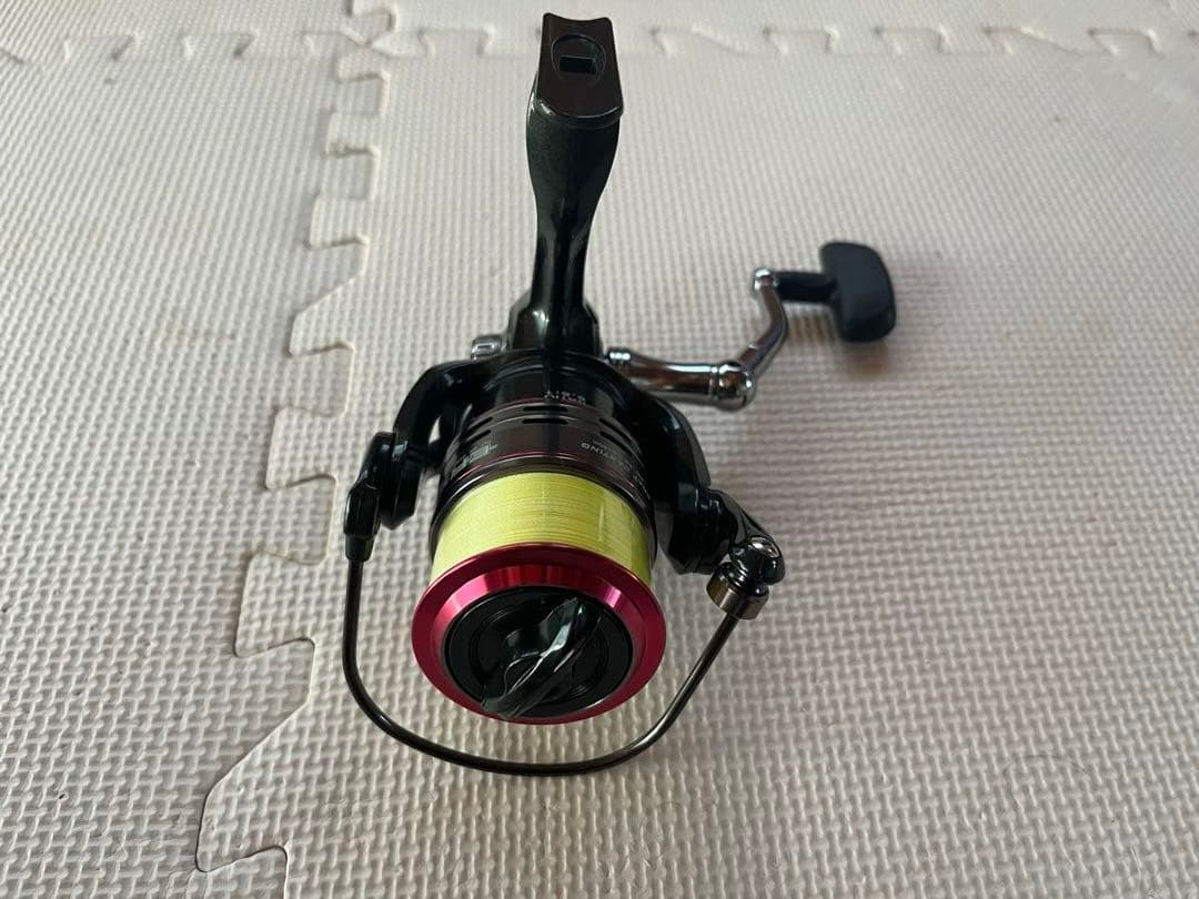 スピニングリール 4000番 程度 未使用 PEライン 1.5号 付き