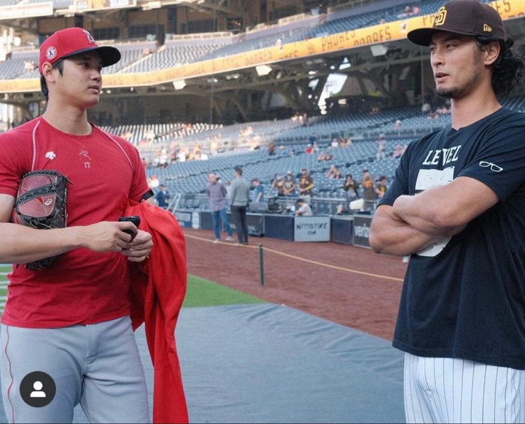 大谷翔平 本人 二刀流デザインプリント 予約販売限定　アンダーシャツ 長袖 M