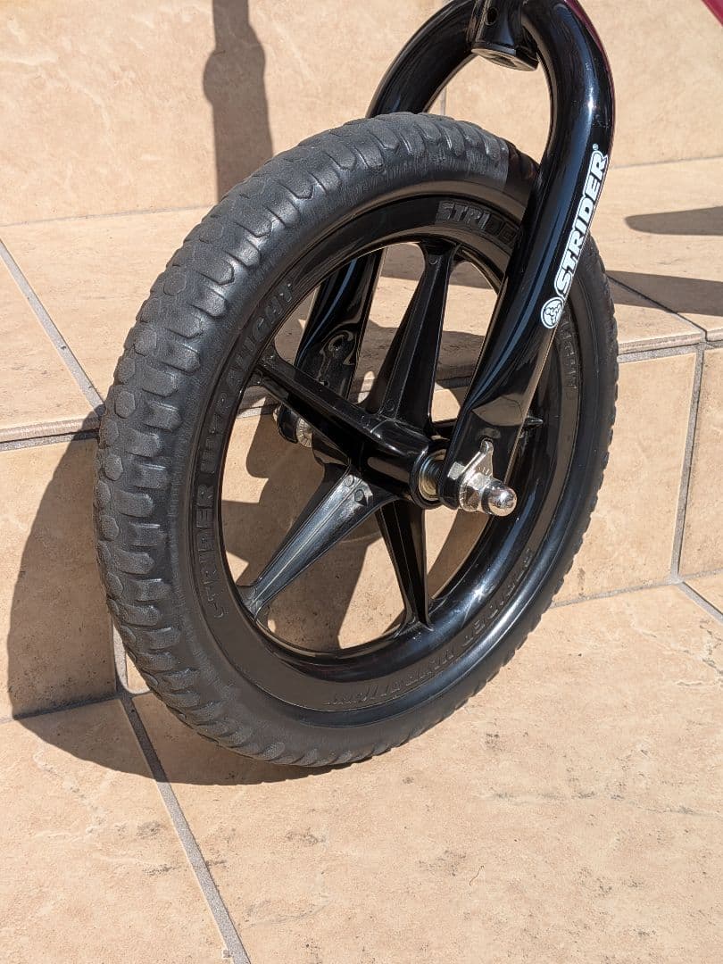 【美品・室内保管】ストライダー スポーツモデル 12インチ ピンク