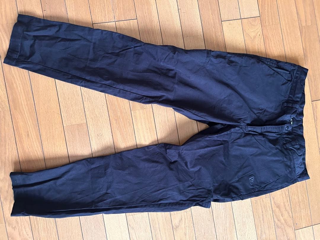 ニューエラ　テーパードストレッチパンツ　BLACK 未使用洗濯品