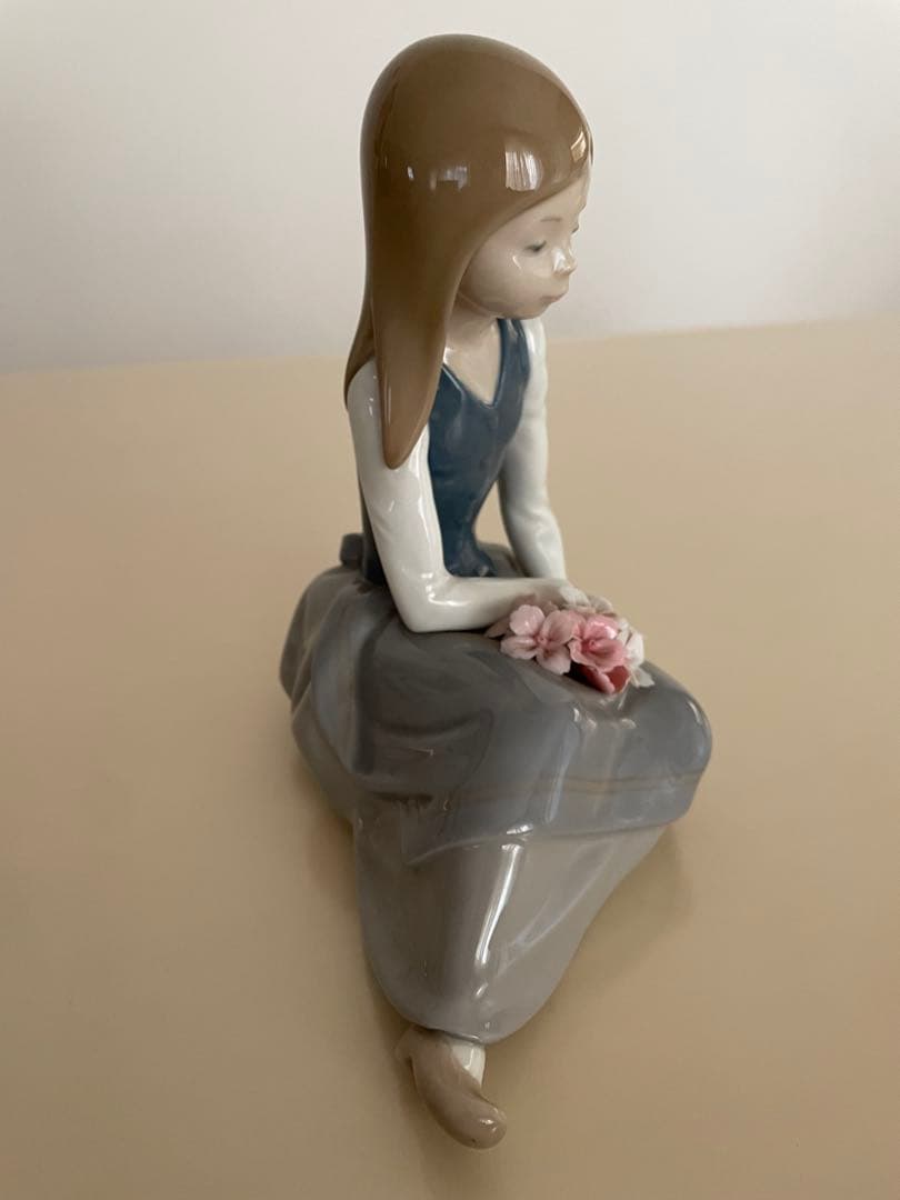 LLADRO リアドロ　花と少女