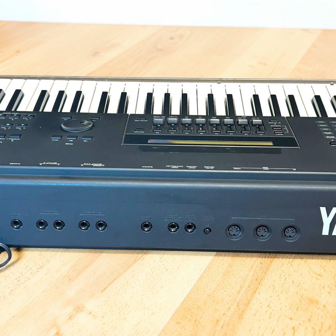 稀少❣️名機❣️完動品✨YAMAHA SY85 シンセサイザー ハードケース付き
