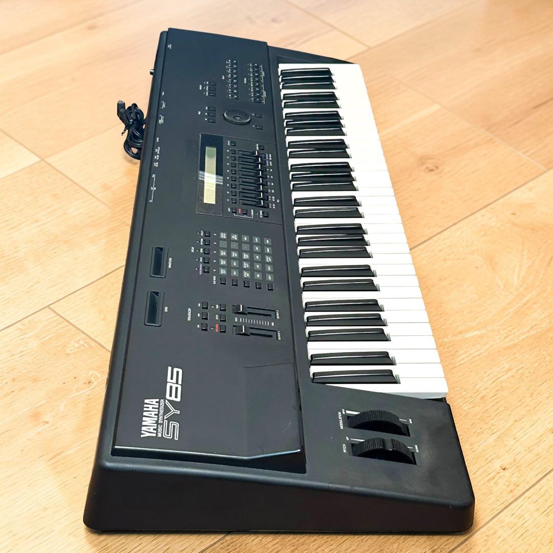 稀少❣️名機❣️完動品✨YAMAHA SY85 シンセサイザー ハードケース付き