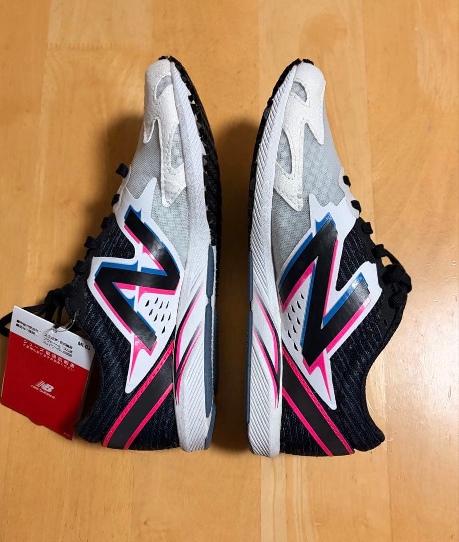 【新品】new balance ランニングシューズ　ハンゾー 23.5cm