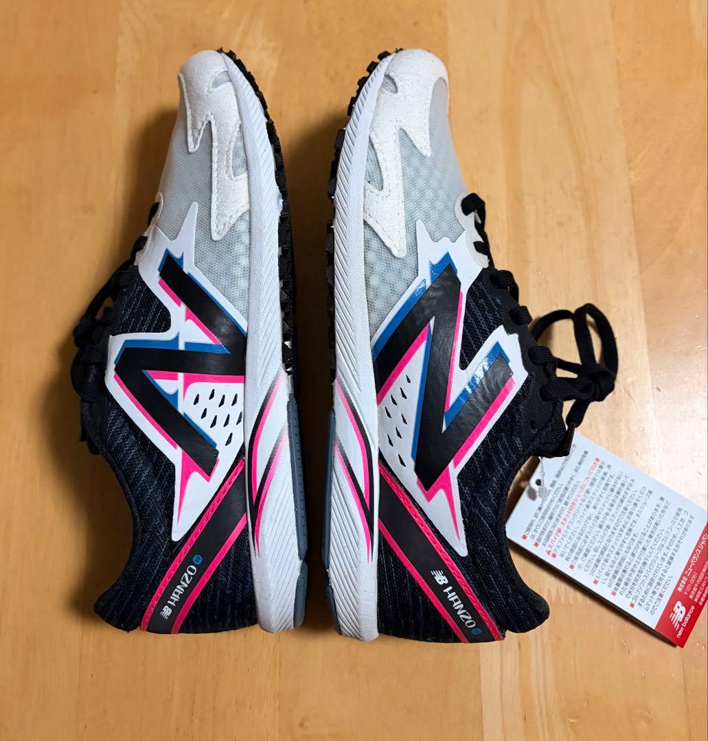 【新品】new balance ランニングシューズ　ハンゾー 23.5cm