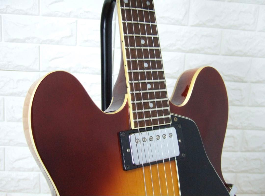 Tokai ESスタイル セミアコースティックギター