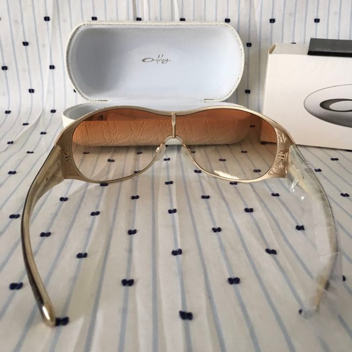 OAKLEY オークレー US限定 breathless サングラス　gold