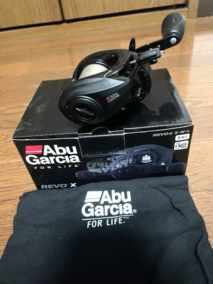 【美品】アブガルシア レボ RevoX REVO4 バス釣り リール　左ハンドル