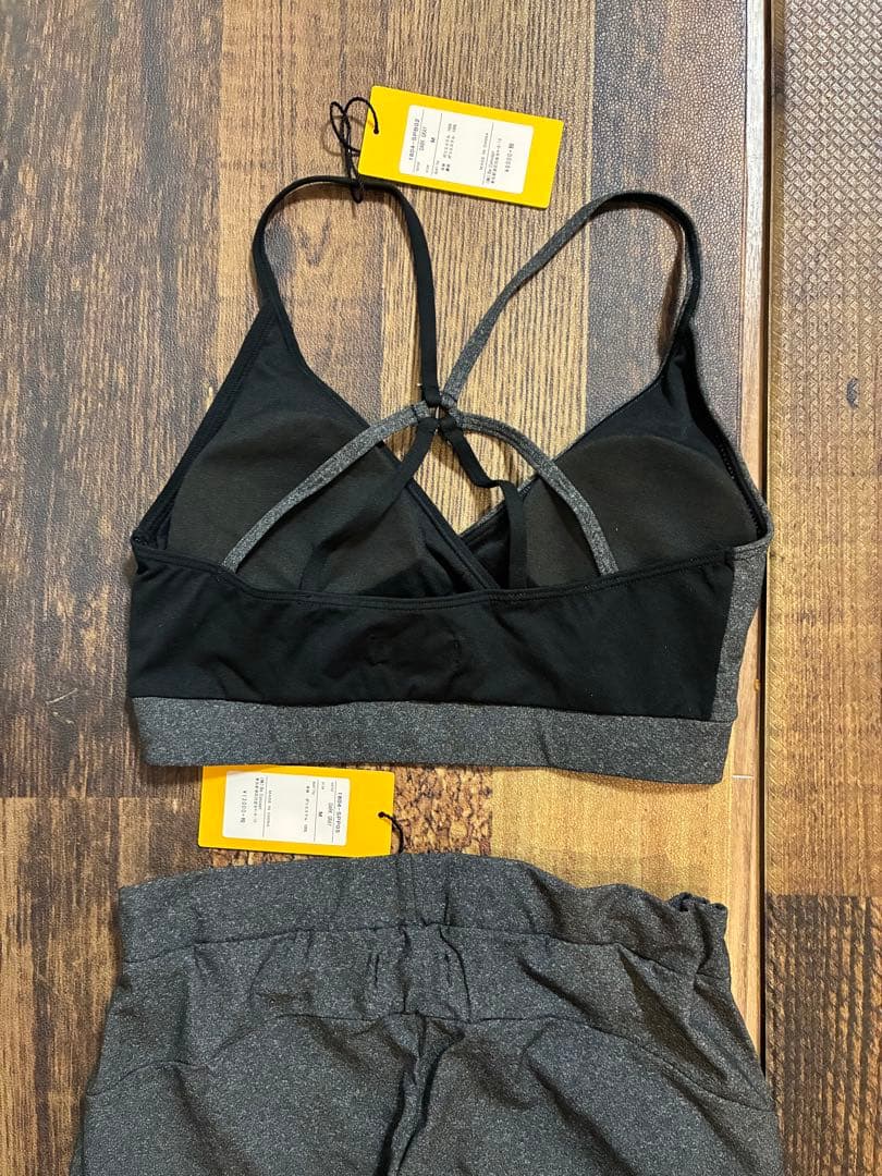 【新品タグ付き】Be NY ヨガウェア ブラトップ ＆パンツ　ブラック×グレーM