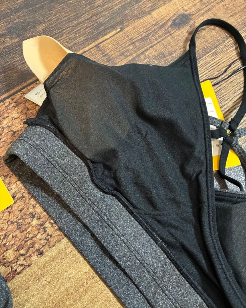 【新品タグ付き】Be NY ヨガウェア ブラトップ ＆パンツ　ブラック×グレーM