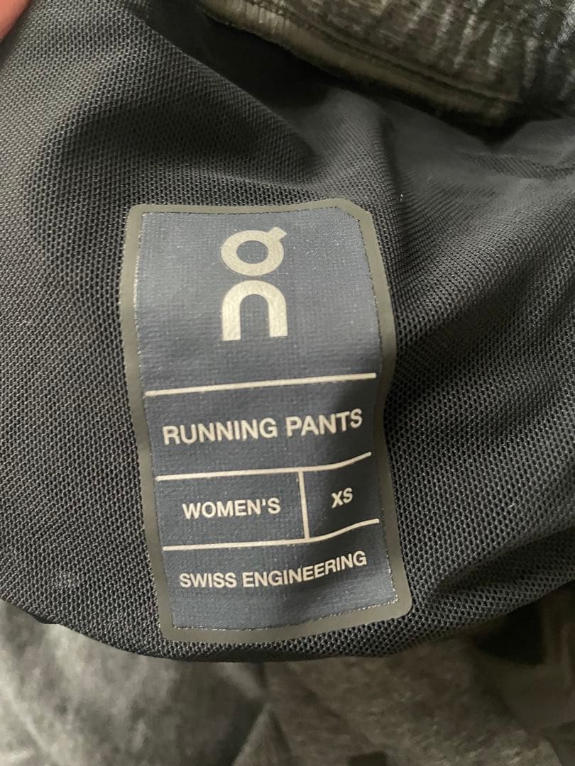 【美品】ON RUNNING PANTS ウィメンズ XS グレー
