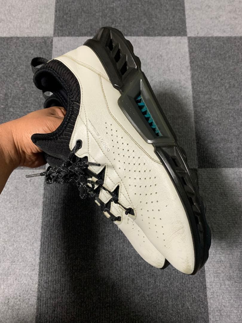 ECCOホワイト スポーツシューズ メンズ