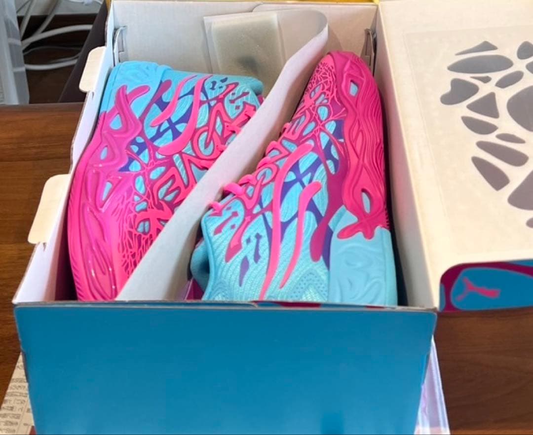 シューズ(男性用) PUMA MB.04 Iridescent Hornets
