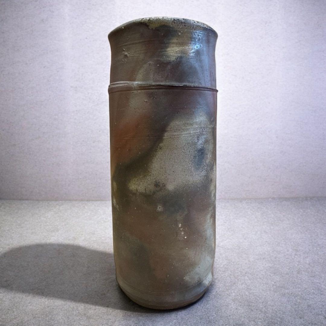 【吉本　正】作　陶器製円筒形花器（専用箱付き）