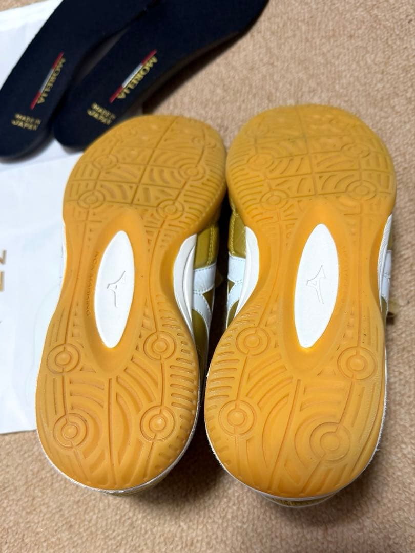 【限定品】フットサル￼シューズミズノMoreliaUL Japan inゴールド