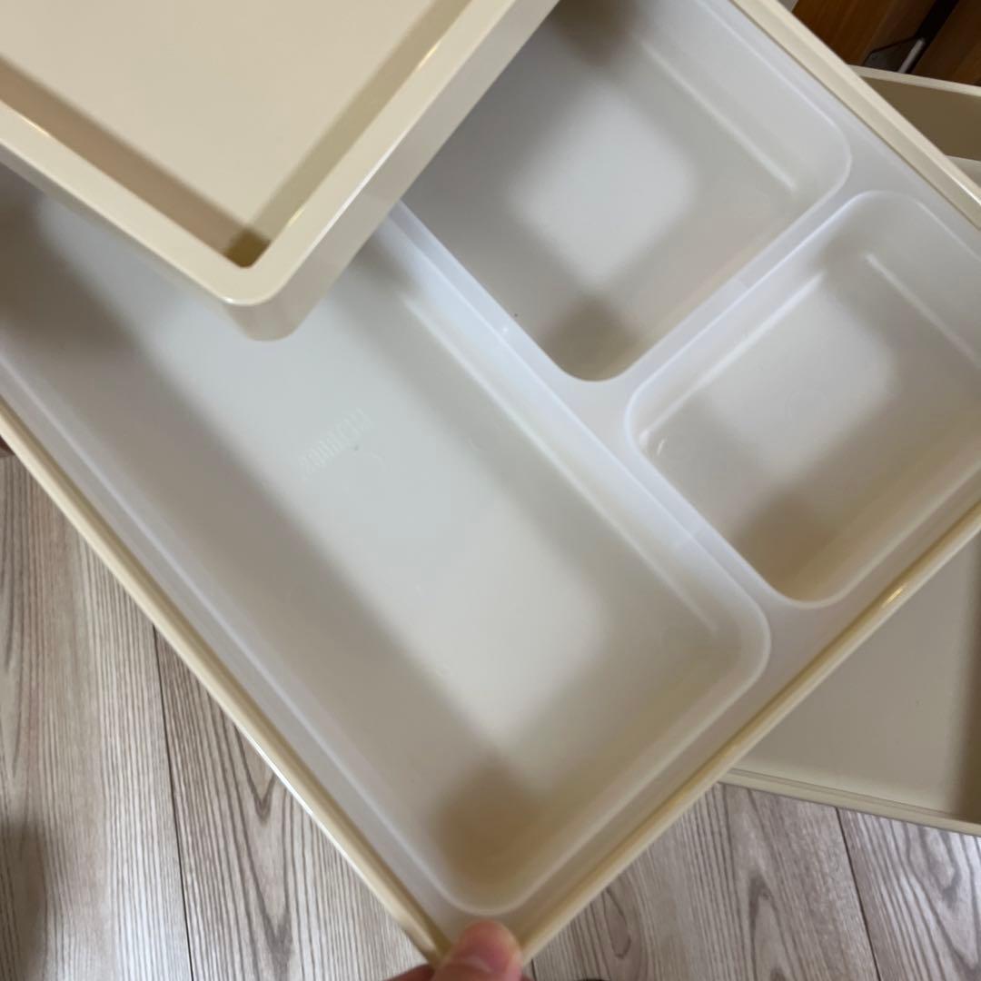 ボビーワゴン　3段5トレイ クリーム色
