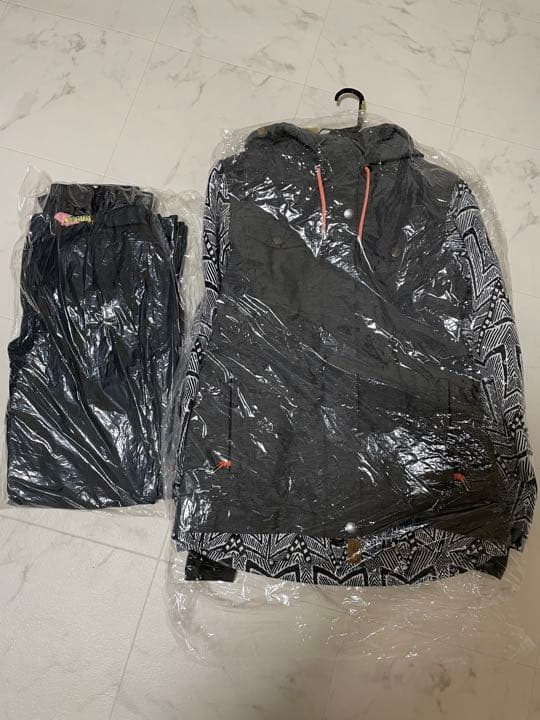 【中古品】ROXY スキーウエア(クリーニング済)