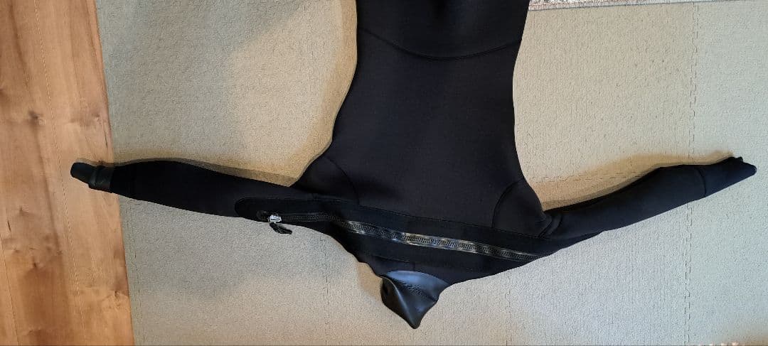 しろ様！美品　リフス　ドライスーツ　170ー58kg