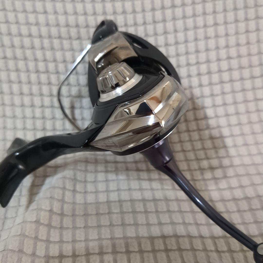 23 TATULA LT2500S-XH-QD スピニングリール〈美品〉