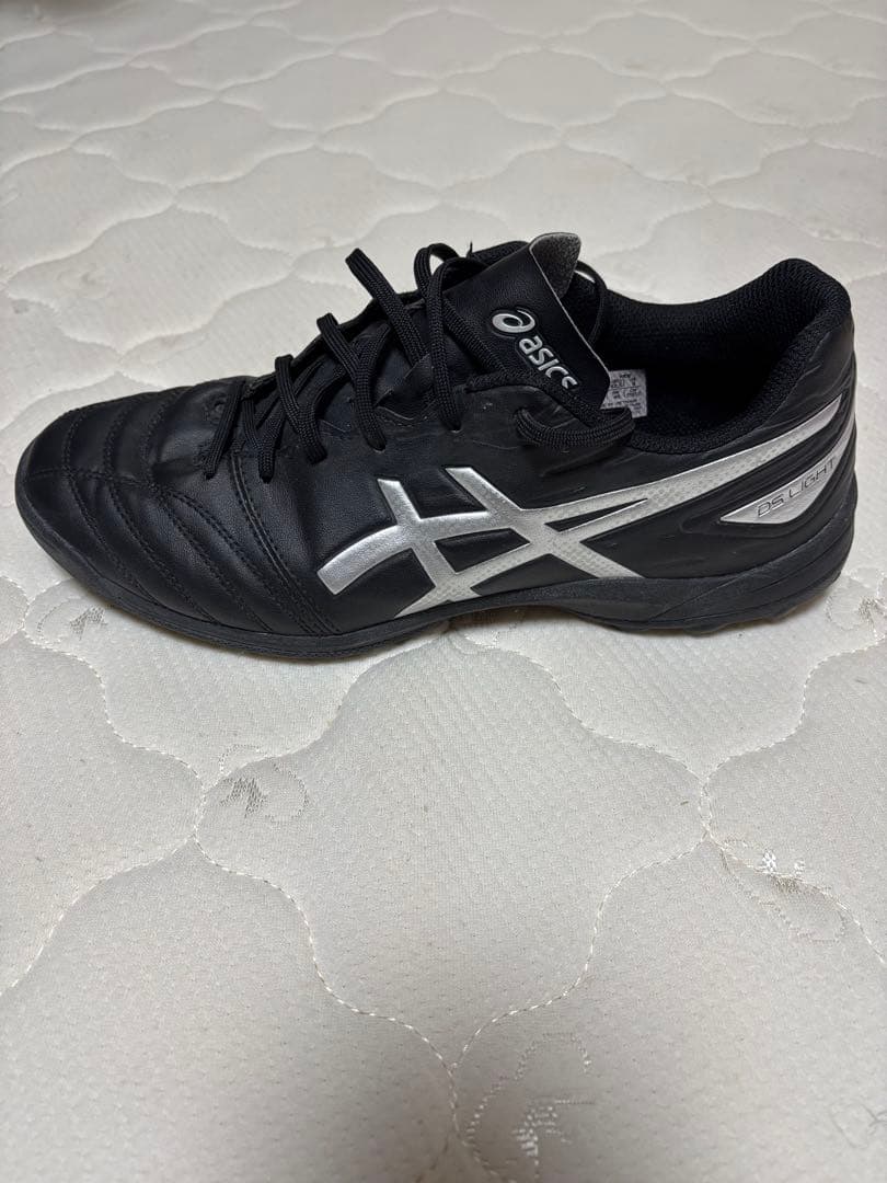 asics フットサルシューズ ブラック　27cm