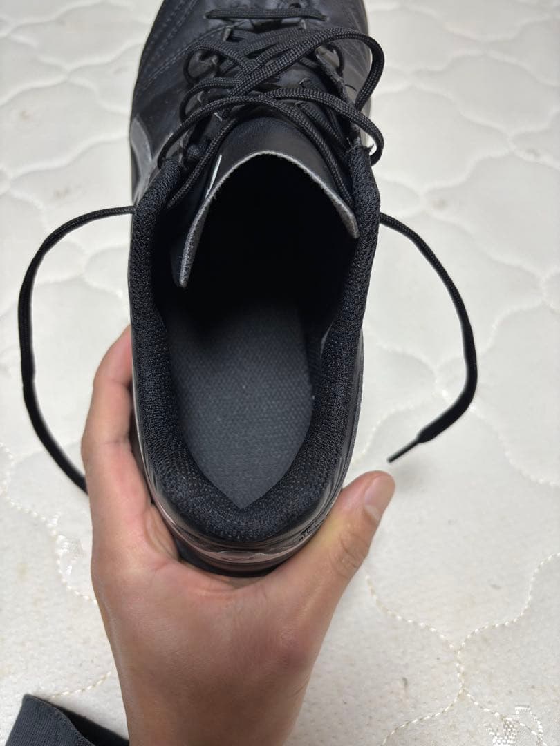 asics フットサルシューズ ブラック　27cm