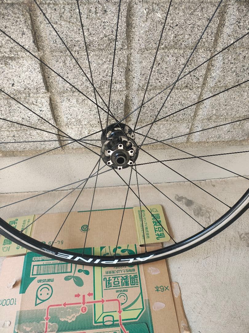値下◎　1554g！　軽量ホイール　lightning alpine disc