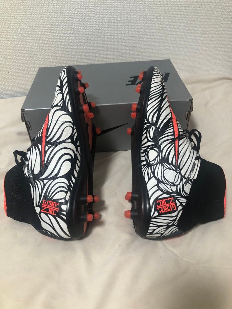 NIKE HYPERVENOM PHANTOM Ⅱ NJR FG