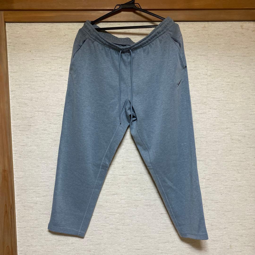 Nike トレーニングウェア　上下セット グレー　X Lサイズ