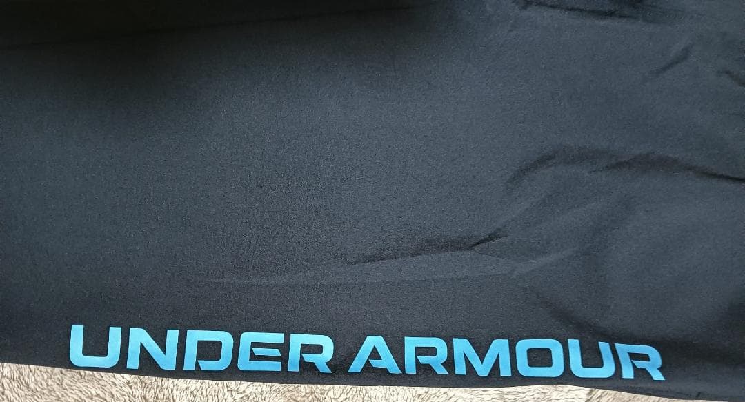 に*様 アンダーアーマーUNDERARMOUR上下セット/正規品/未使用//サイ