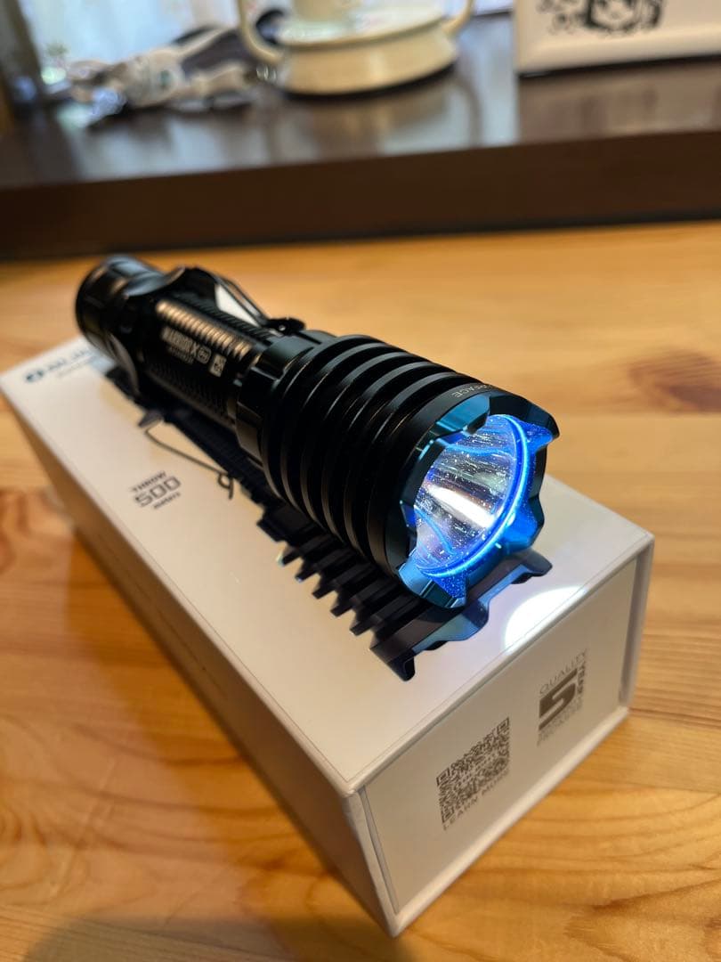 Olight Warrior X pro懐中電灯 2100ルーメン