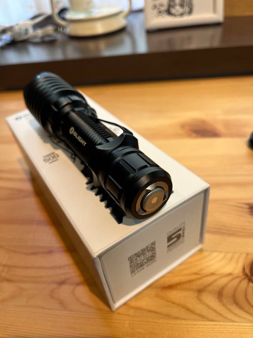 Olight Warrior X pro懐中電灯 2100ルーメン