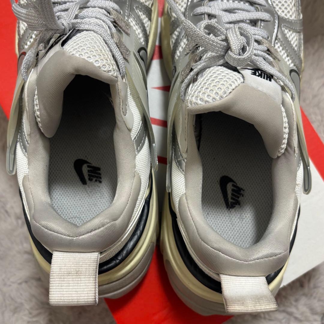 Nike V2K RUN 25cm ウィメンズ