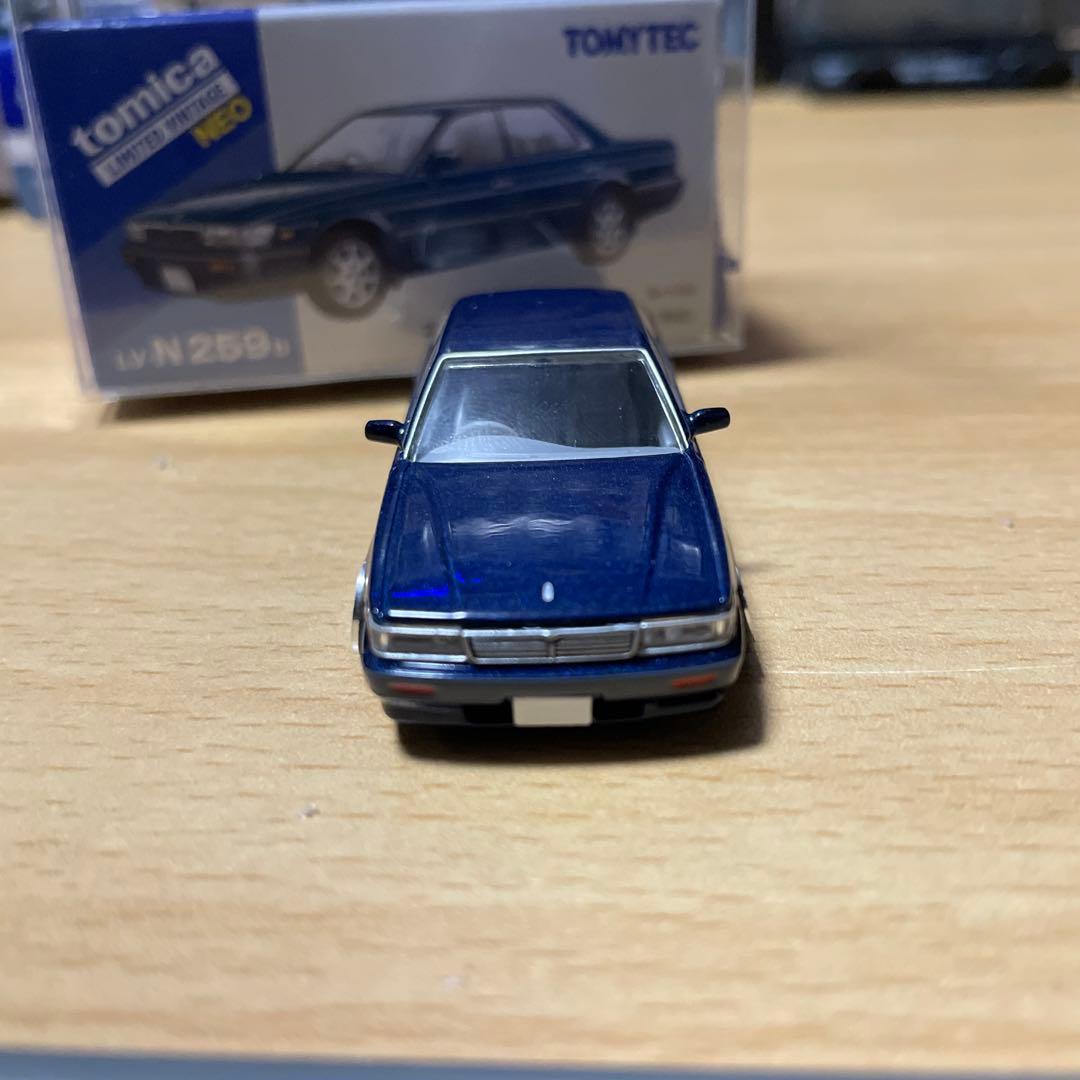 ローレル　C33 トミカリミテッドヴィンテージ